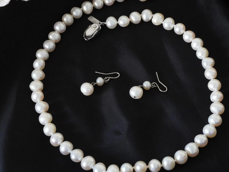 Classic White Pearl Necklace Set
