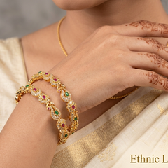 Classic Gold Bangle Set